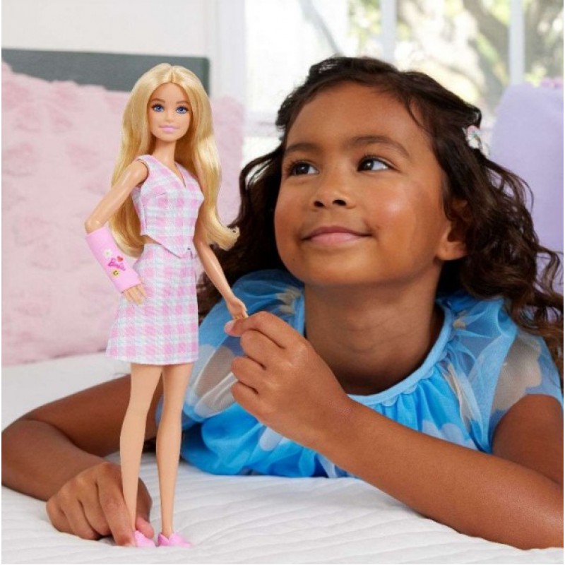 Barbie Fashionistas Κούκλα με Καρό Σύνολο Mattel