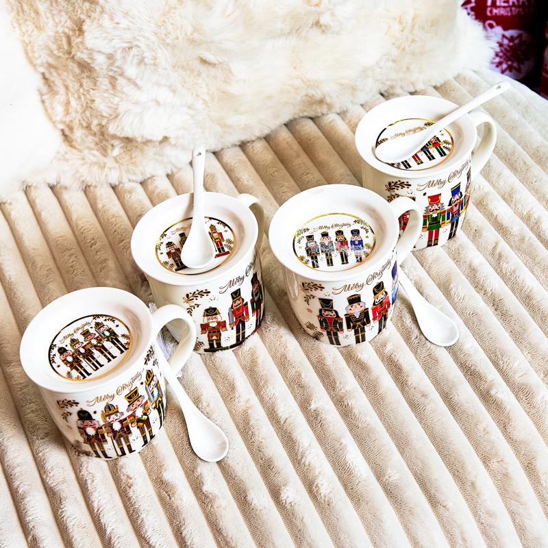 Χριστουγεννιατικη Κουπα Με Καπακι & Κουταλακι Σε Κουτι Δωρου 1/4 Fylliana Fl2321 Καρυοθαυστες 8X9Εκ